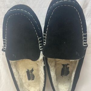 Koolaburra by UGG Black Suede Slipper Sherpa lined Loafers